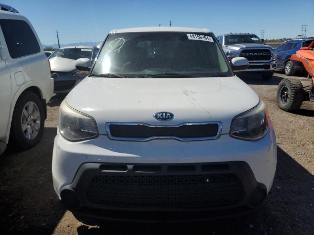 KNDJN2A24F7232182 - 2015 KIA SOUL WHITE photo 5