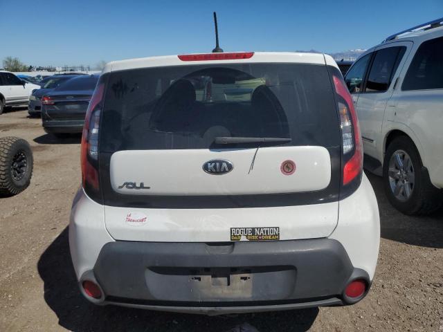 KNDJN2A24F7232182 - 2015 KIA SOUL WHITE photo 6