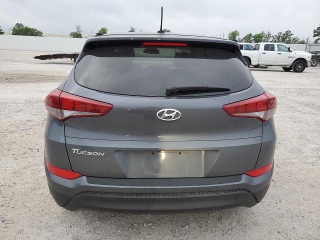 KM8J23A43HU529993 - 2017 HYUNDAI TUCSON SE GRAY photo 6