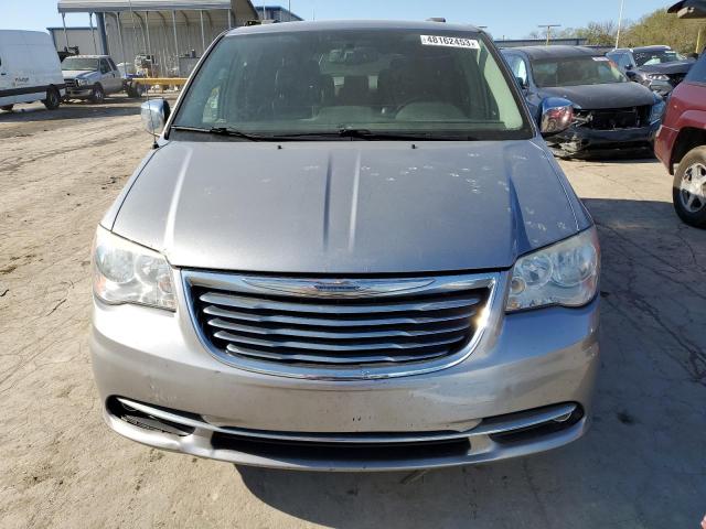 2C4RC1CG6DR647401 - 2013 CHRYSLER TOWN & COU TOURING L SILVER photo 5