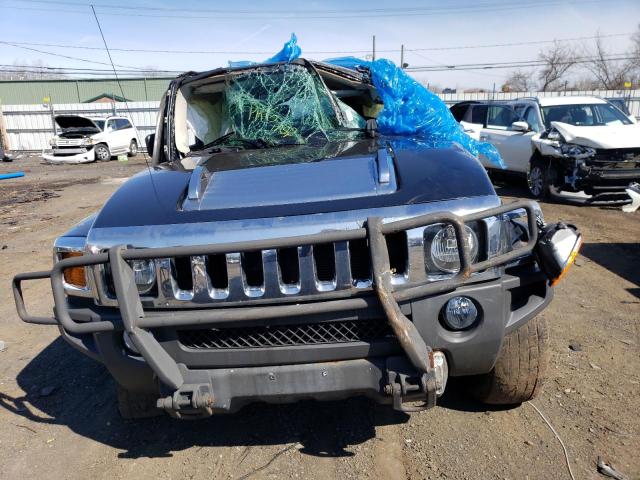 5GTEN13E098160746 - 2009 HUMMER H3 BLACK photo 5