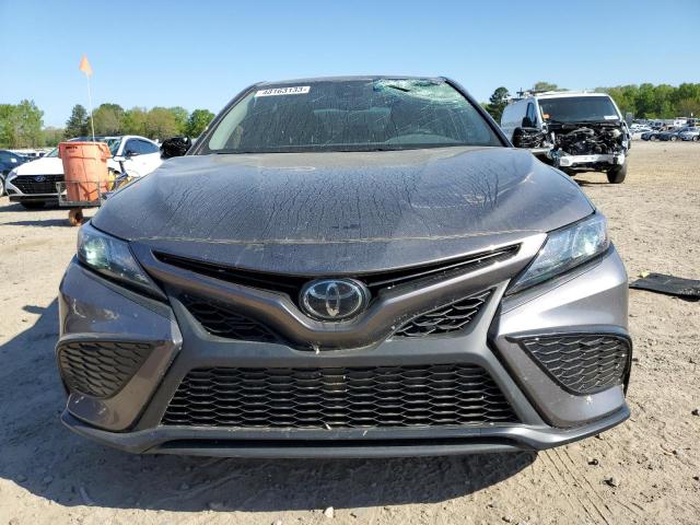 4T1G11AKXPU745385 - 2023 TOYOTA CAMRY SE NIGHT SHADE GRAY photo 5