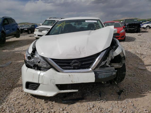 1N4AL3AP1HC269956 - 2017 NISSAN ALTIMA 2.5 WHITE photo 5