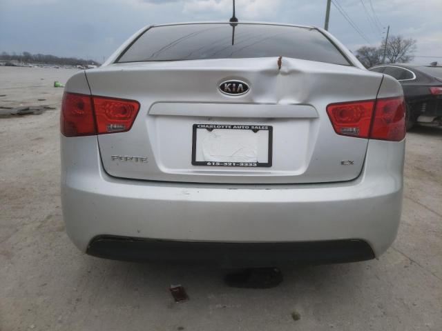 KNAFU4A21B5368163 - 2011 KIA FORTE EX SILVER photo 6