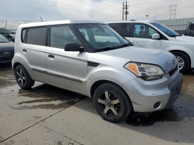 KNDJT2A19A7106888 - 2010 KIA SOUL GRAY photo 4