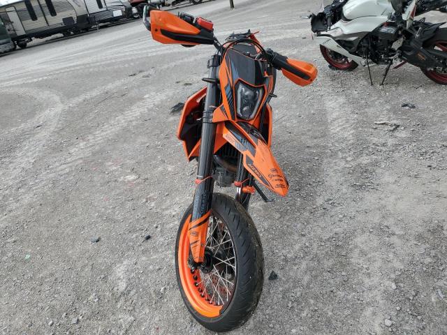 VBKLSV409PM745149 - 2023 KTM 690 SMC R ORANGE photo 2