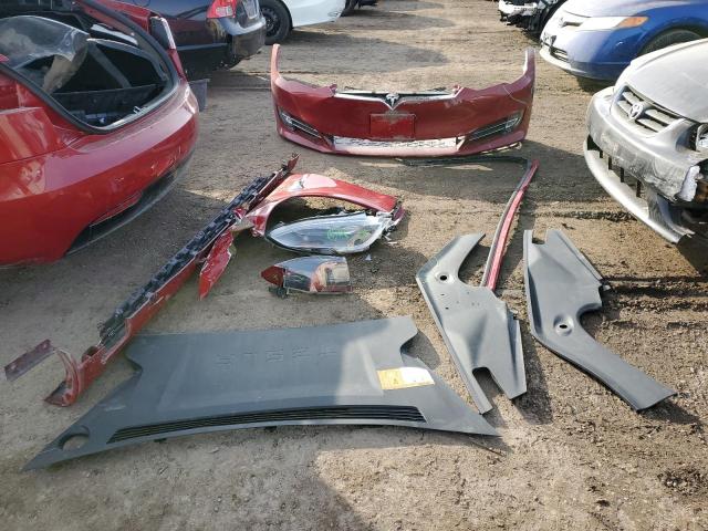 5YJSA1E2XJF276565 - 2018 TESLA MODEL S RED photo 12