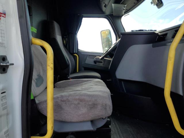 3AKJHHDR6JSJJ0178 - 2018 FREIGHTLINER CASCADIA 1 Սպիտակ լուսանկար 5