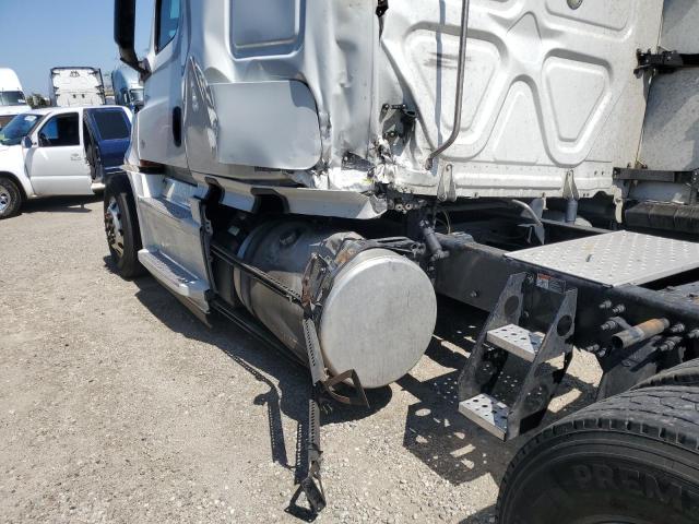 3AKJHHDR6JSJJ0178 - 2018 FREIGHTLINER CASCADIA 1 Սպիտակ լուսանկար 9