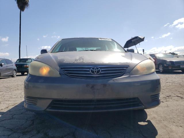 4T1BE32K55U599029 - 2005 TOYOTA CAMRY LE GRAY photo 5