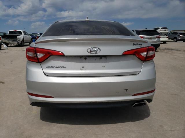 5NPE24AF1HH500614 - 2017 HYUNDAI SONATA SE SILVER photo 6