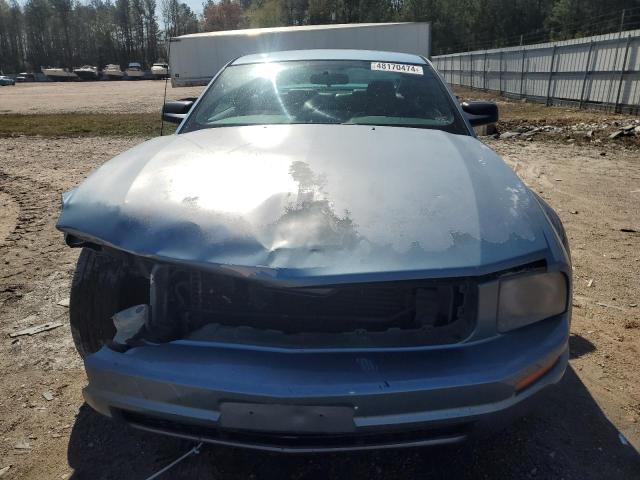 1ZVFT80N855139943 - 2005 FORD MUSTANG BLUE photo 5