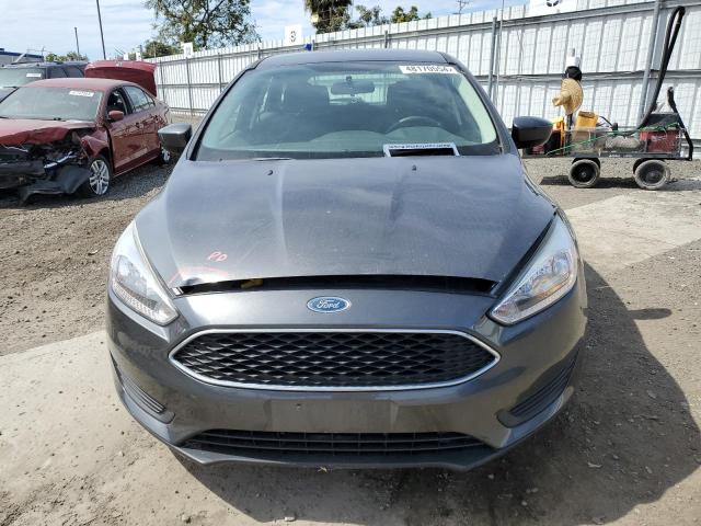 1FADP3K20JL201237 - 2018 FORD FOCUS SE GRAY photo 5