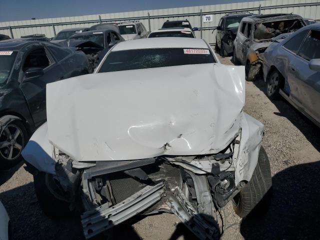 1ZVBP8AM0E5221884 - 2014 FORD MUSTANG WHITE photo 5