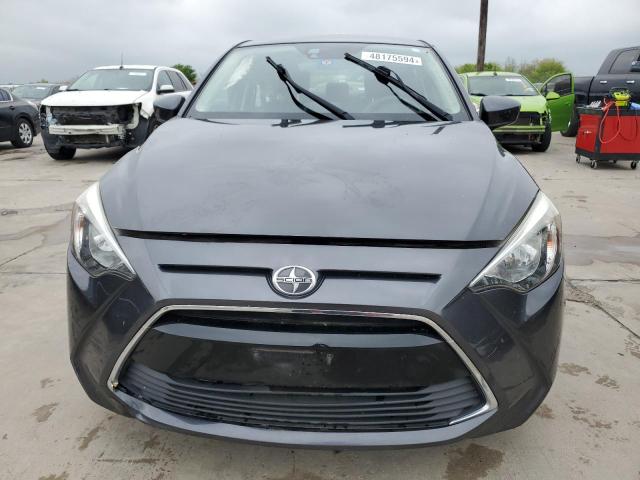 3MYDLBZV6GY113813 - 2016 TOYOTA SCION IA GRAY photo 5