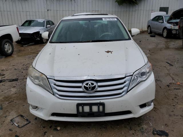 4T1BK3DB8CU462878 - 2012 TOYOTA AVALON BASE WHITE photo 5