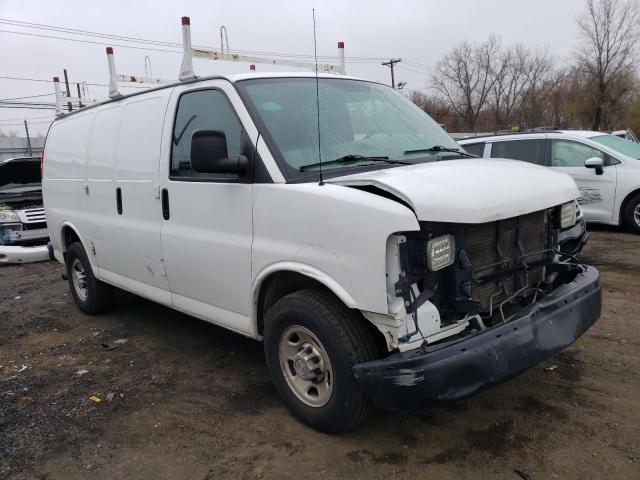 1GCWGAFF9G1149910 - 2016 CHEVROLET EXPRESS G2 WHITE photo 4