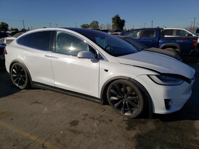 5YJXCBE20HF050017 - 2017 TESLA MODEL X WHITE photo 4