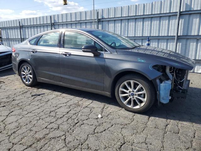 3FA6P0HD9HR253574 - 2017 FORD FUSION SE CHARCOAL photo 4