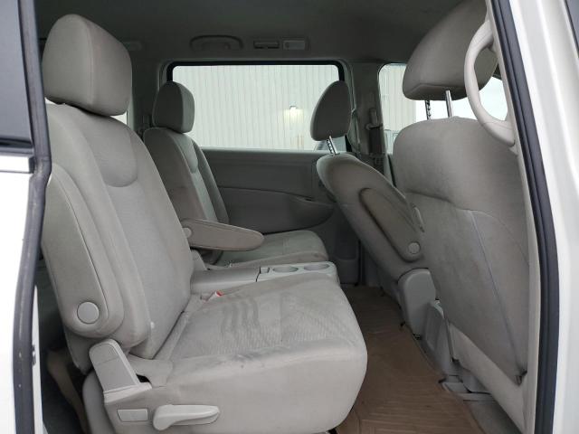 JN8AE2KP0E9102773 - 2014 NISSAN QUEST S WHITE photo 11