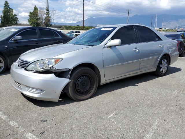 4T1BE32K55U389465 - 2005 TOYOTA CAMRY LE SILVER photo 1