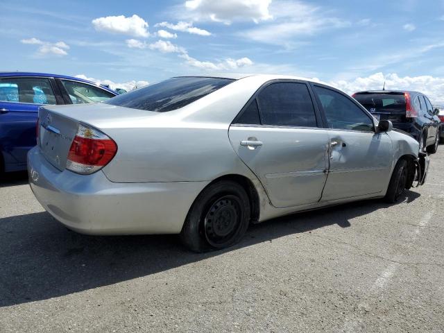 4T1BE32K55U389465 - 2005 TOYOTA CAMRY LE SILVER photo 3