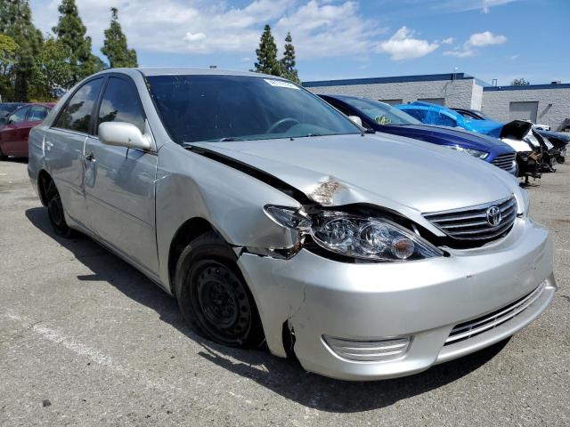 4T1BE32K55U389465 - 2005 TOYOTA CAMRY LE SILVER photo 4