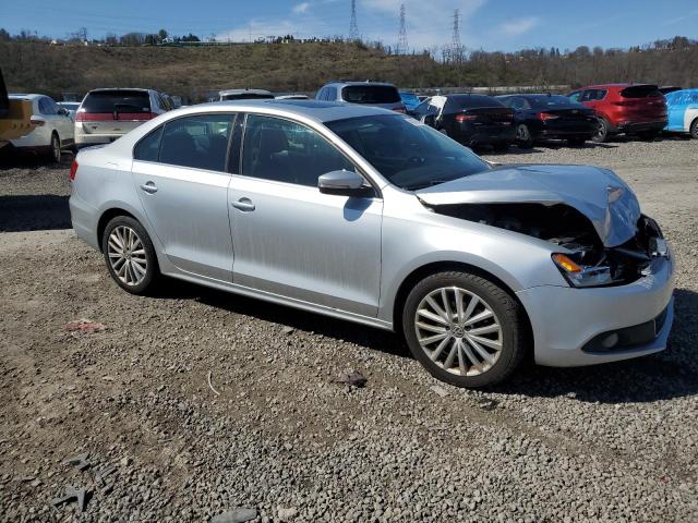 3VWL07AJ7EM218547 - 2014 VOLKSWAGEN JETTA SEL SILVER photo 4