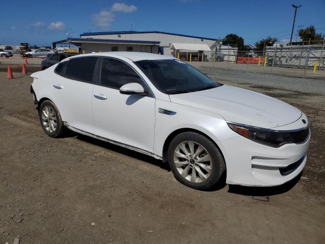 5XXGT4L31GG007194 - 2016 KIA OPTIMA LX WHITE photo 4