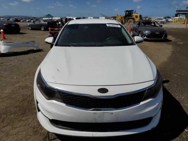 5XXGT4L31GG007194 - 2016 KIA OPTIMA LX WHITE photo 5