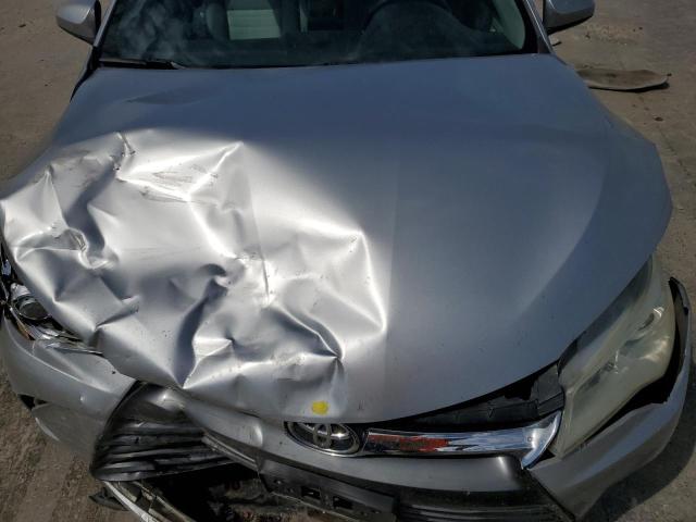 4T1BF1FK5FU085131 - 2015 TOYOTA CAMRY LE SILVER photo 11