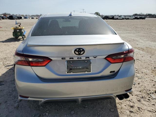 4T1G11AK6PU796432 - 2023 TOYOTA CAMRY SE NIGHT SHADE SILVER photo 6