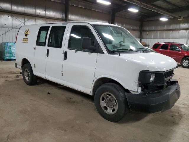 1GCWGFBAXC1104993 - 2012 CHEVROLET EXPRESS G2 WHITE photo 4