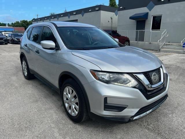 KNMAT2MT8HP577261 - 2017 NISSAN ROGUE S SILVER photo 4