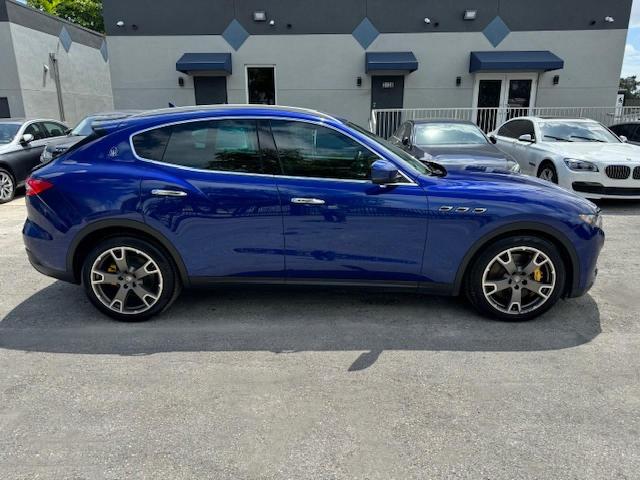 ZN661YUA1HX246064 - 2017 MASERATI LEVANTE S BLUE photo 13