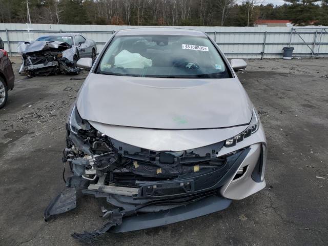 JTDKARFP9J3078906 - 2018 TOYOTA PRIUS PRIM 金色 照片 5