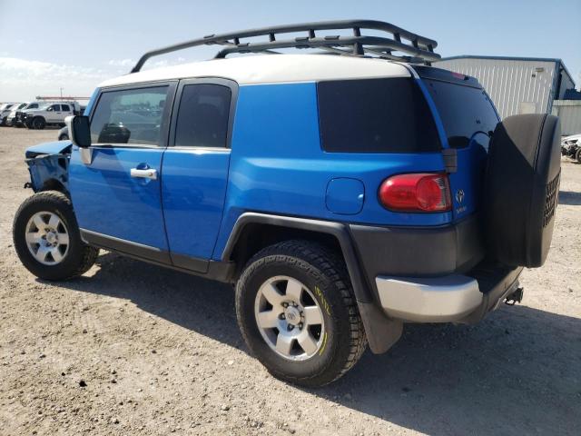 JTEZU11F070003006 - 2007 TOYOTA FJ CRUISER BLUE photo 2