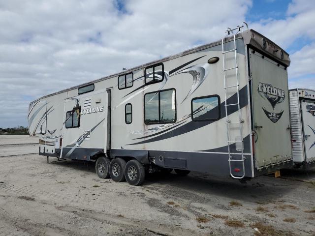 5SFCG4330CE238795 - 2012 HEARTLAND CYCLONE 双色 照片 3