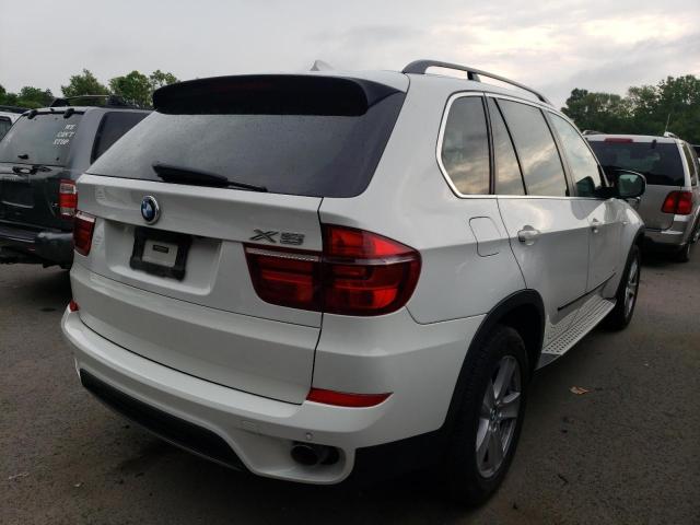 5UXZW0C54D0B95086 - 2013 BMW X5 XDRIVE35D WHITE photo 4