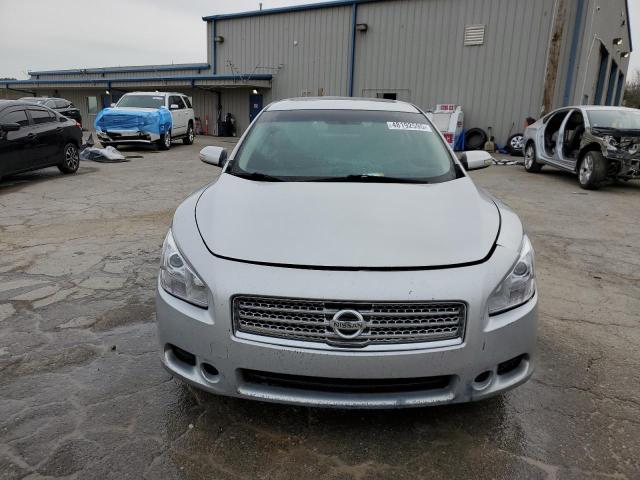 1N4AA5AP8AC828717 - 2010 NISSAN MAXIMA S SILVER photo 5