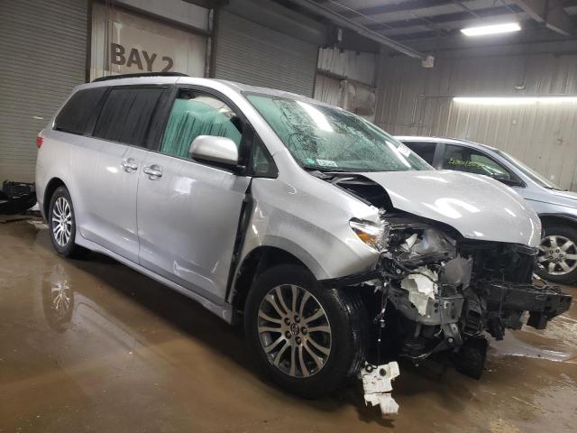 5TDYZ3DC3JS946347 - 2018 TOYOTA SIENNA XLE 银色 照片 4