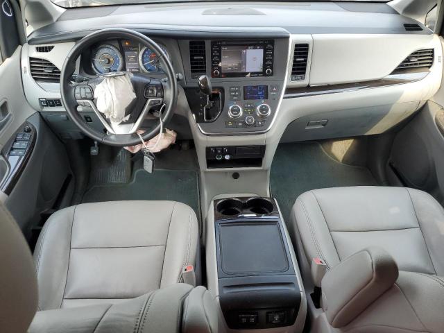 5TDYZ3DC3JS946347 - 2018 TOYOTA SIENNA XLE 银色 照片 8