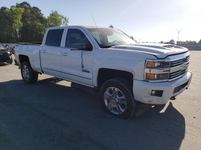 1GC1KXEY5HF132525 - 2017 CHEVROLET SILVERADO K2500 HIGH COUNTRY WHITE photo 4