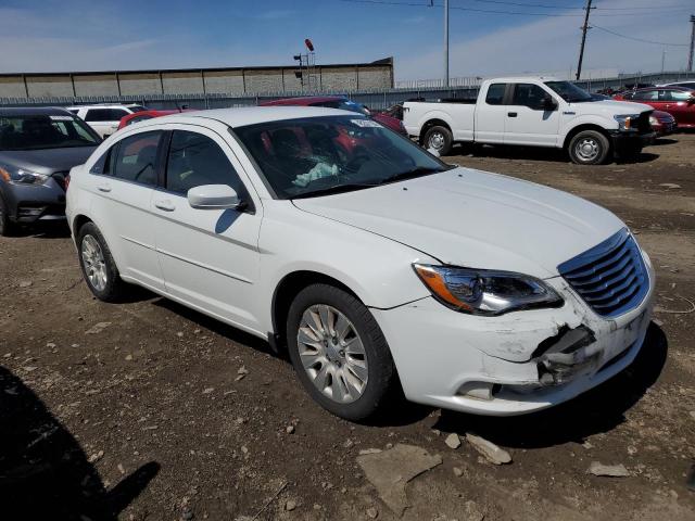 1C3BC4FB6BN559918 - 2011 CHRYSLER 200 LX WHITE photo 4