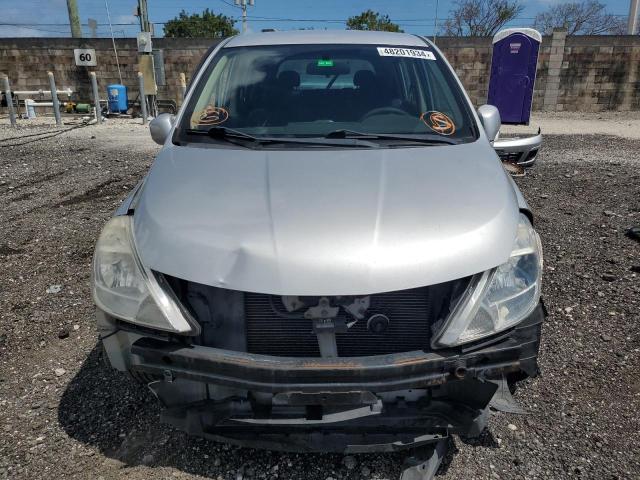 3N1BC13E59L381036 - 2009 NISSAN VERSA S GRAY photo 5