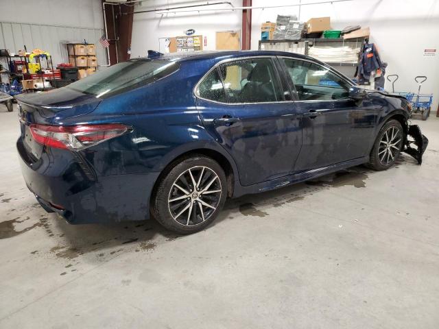 4T1G11AK9MU612192 - 2021 TOYOTA CAMRY SE BLUE photo 3