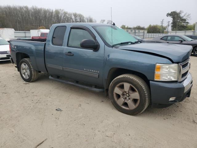 1GCRKSE39BZ370040 - 2011 CHEVROLET SILVERADO K1500 LT TEAL photo 4