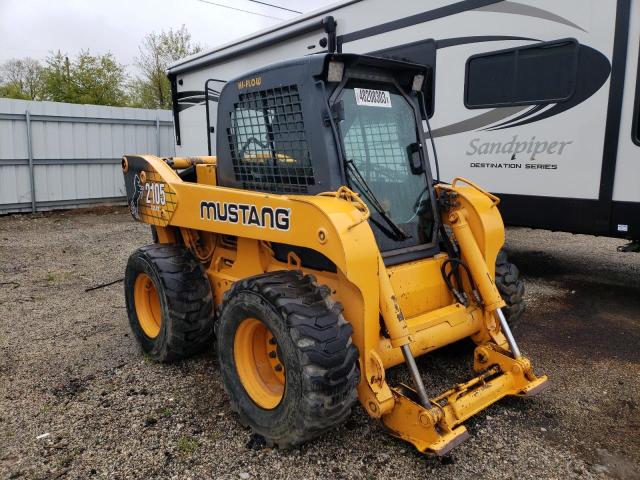 2105411768 - 2001 CATERPILLAR SKIDLOADER ORANGE photo 1