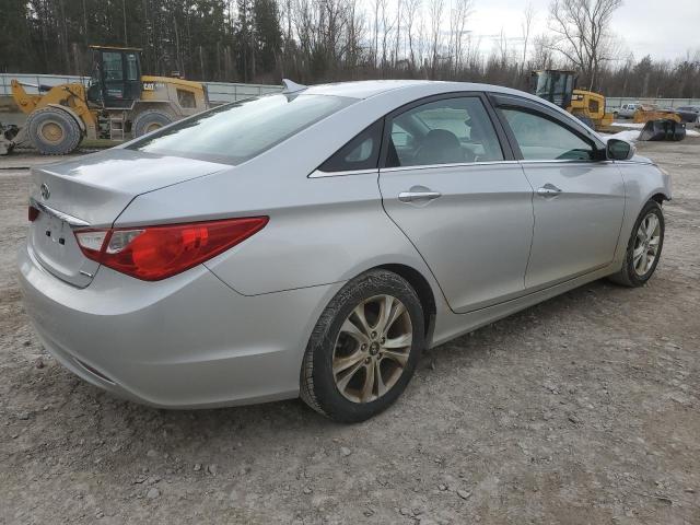 5NPEC4AC3BH021587 - 2011 HYUNDAI SONATA SE SILVER photo 3