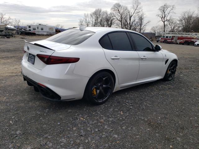 ZARFAEAV2H7556611 - 2017 ALFA ROMEO GIULIA QUADRIFOGLIO WHITE photo 3